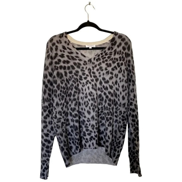 EQUIPMENT Femme Cecile Leopard Print Sweater Size Small Gray Cashmere - Picture 1 of 6